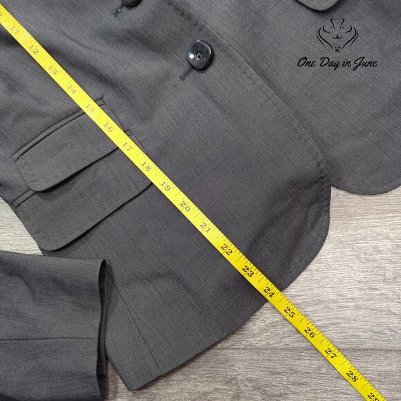 Nine West 2 Button Blazer Size 8 - Picture 4 of 5